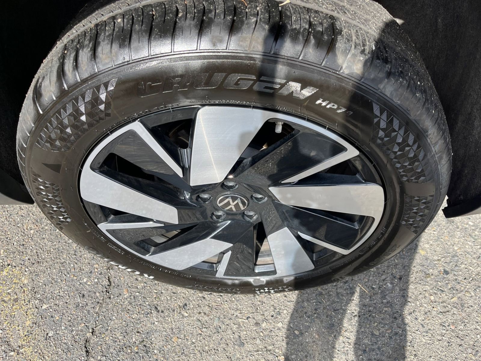 Used 2025 Volkswagen Atlas Cross Sport SE image 30