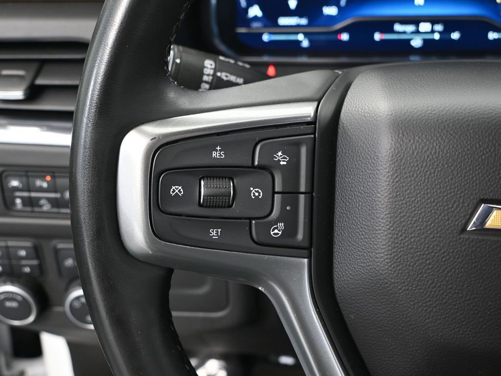 Used 2023 Chevrolet Suburban Premier image 32