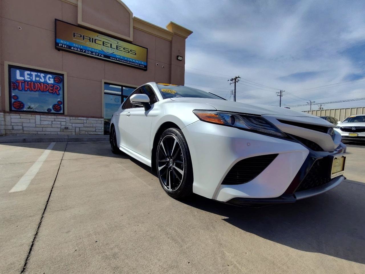 Used 2018 Toyota Camry XSE FWD image 2