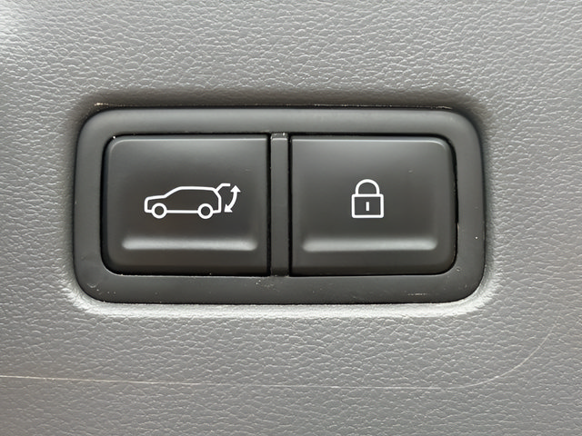 Used 2024 Hyundai Santa Fe Limited AWD/4WD image 31