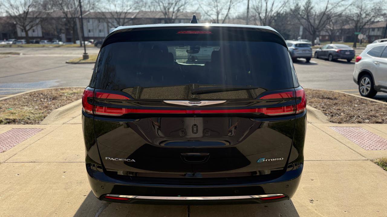 Used 2024 Chrysler Pacifica Select FWD image 6