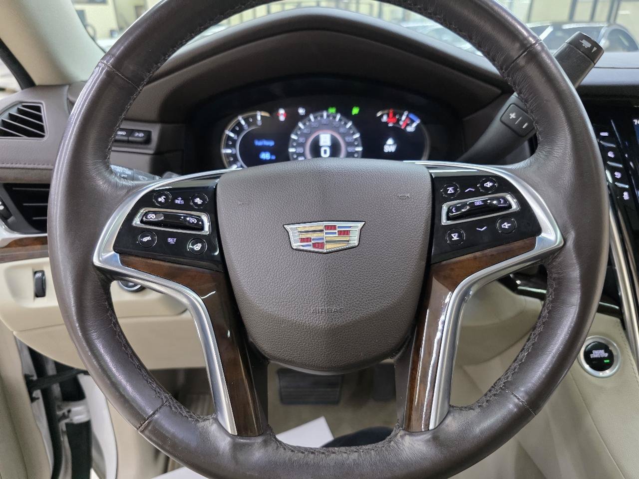Used 2017 Cadillac Escalade Premium Luxury AWD/4WD image 32