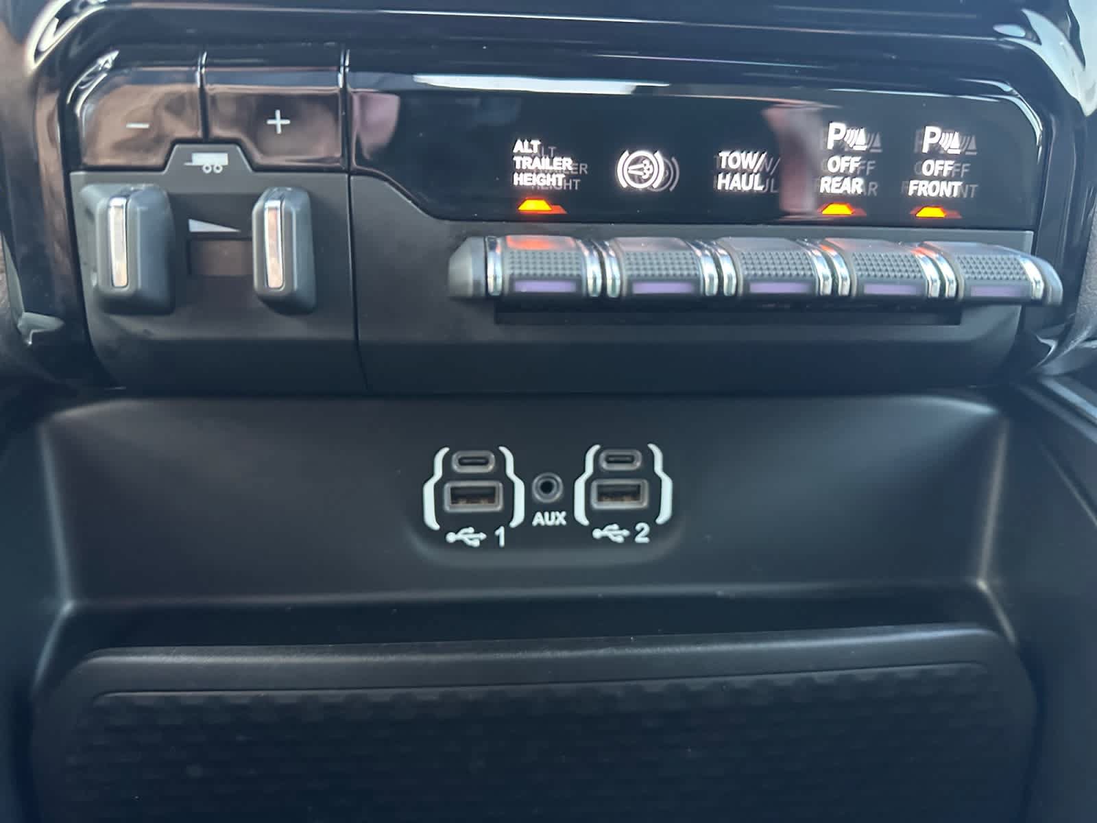 Used 2024 RAM 3500 Big Horn w/ Sport Appearance Package AWD/4WD image 23