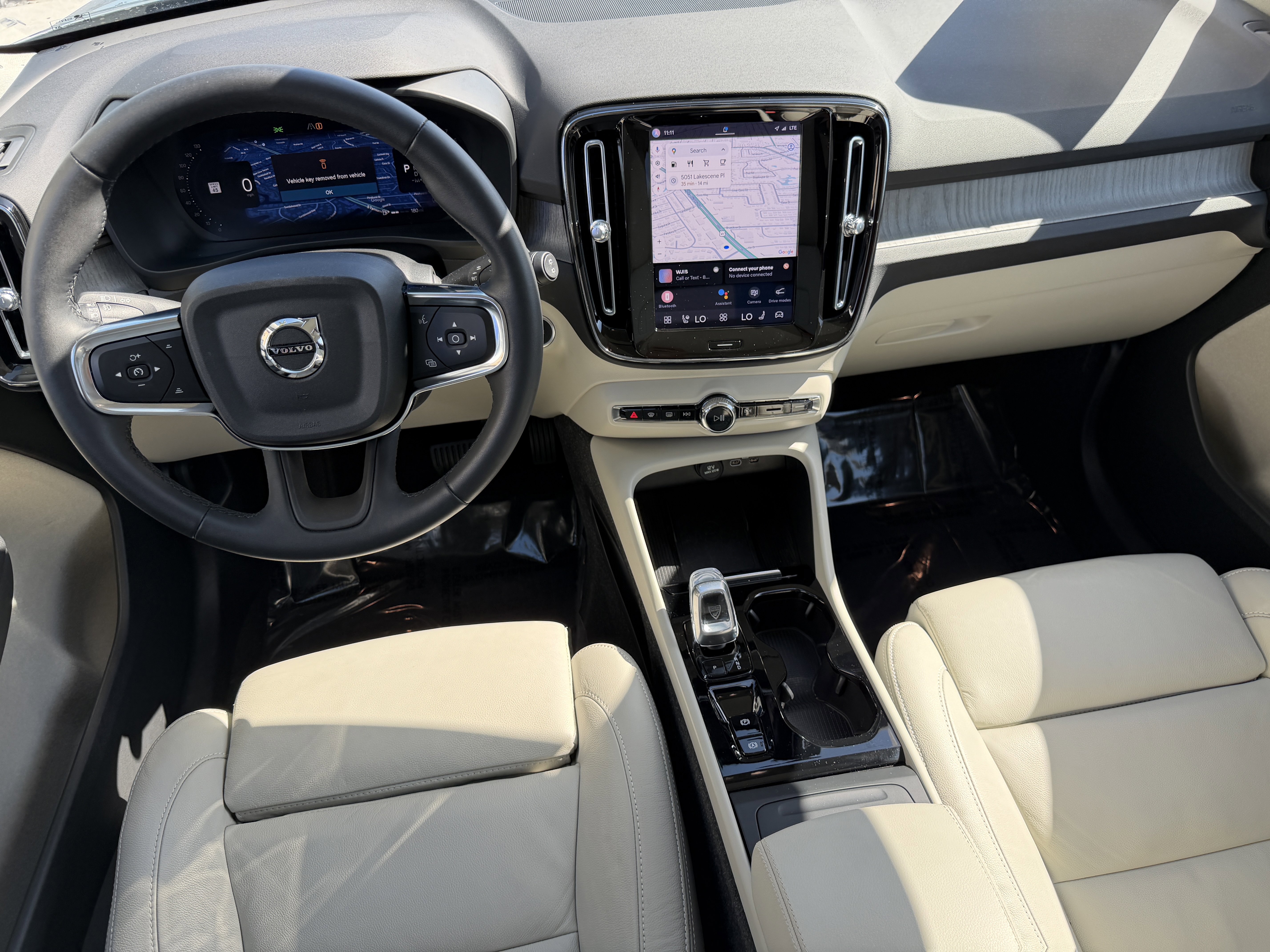 Certified 2023 Volvo XC40 B5 Plus w/ Protection Package Premier AWD/4WD image 12