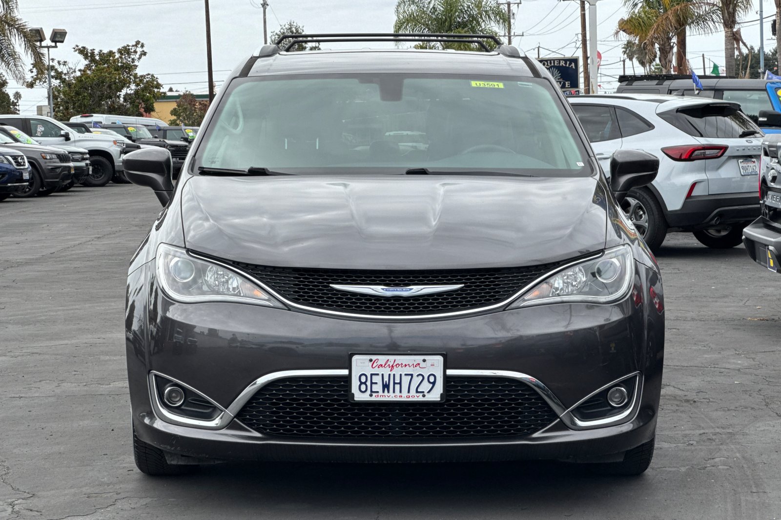 Used 2018 Chrysler Pacifica Touring-L FWD image 32