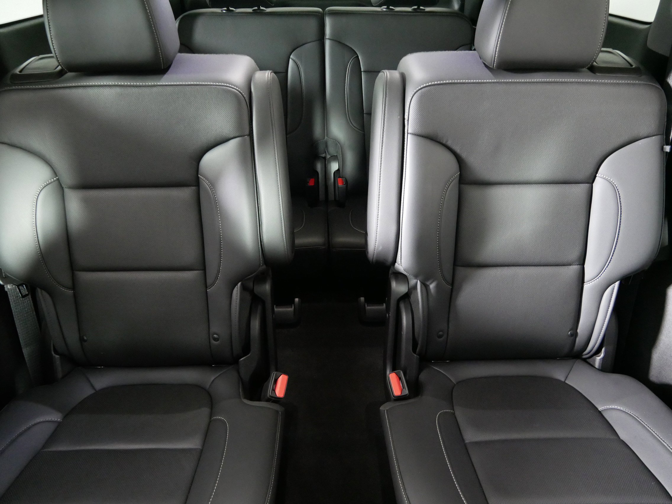 Used 2023 GMC Acadia SLT w/ Preferred Package image 13