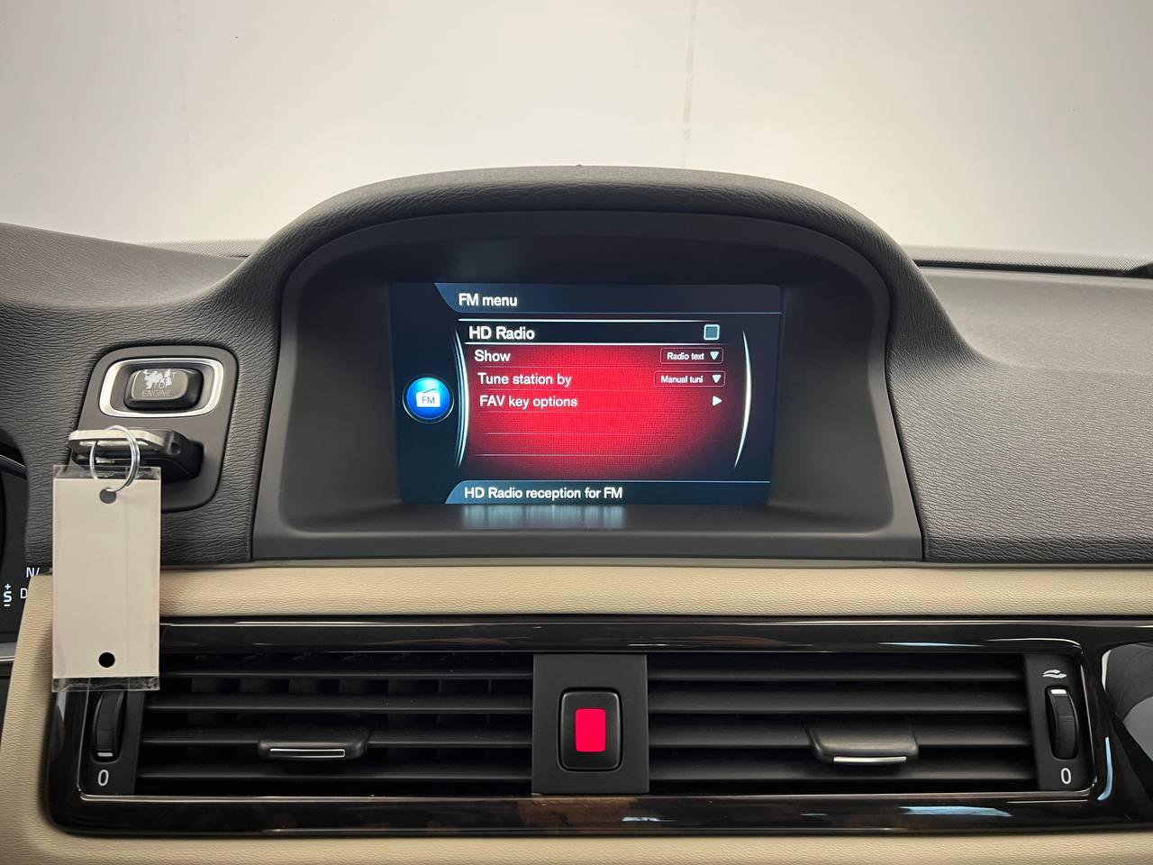 Used 2016 Volvo XC70 T5 Premier w/ Proximity Package FWD image 20