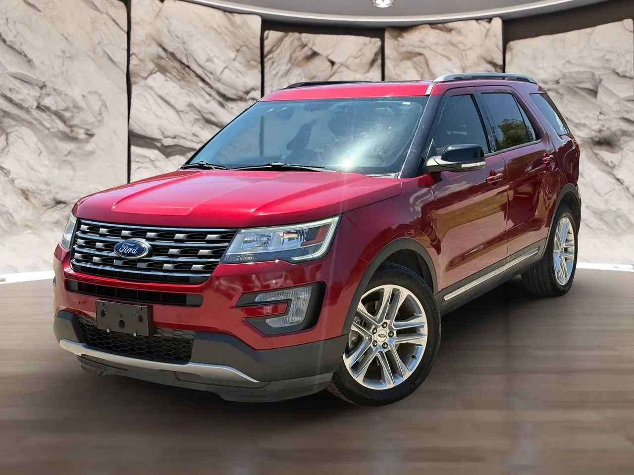 Used 2017 Ford Explorer XLT w/ Equipment Group 202A FWD image 1