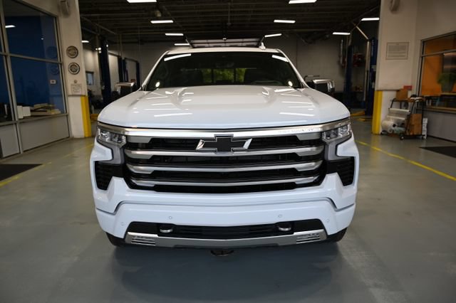 New 2026 Chevrolet Silverado 1500 High Country w/ High Country Premium Package AWD/4WD image 2