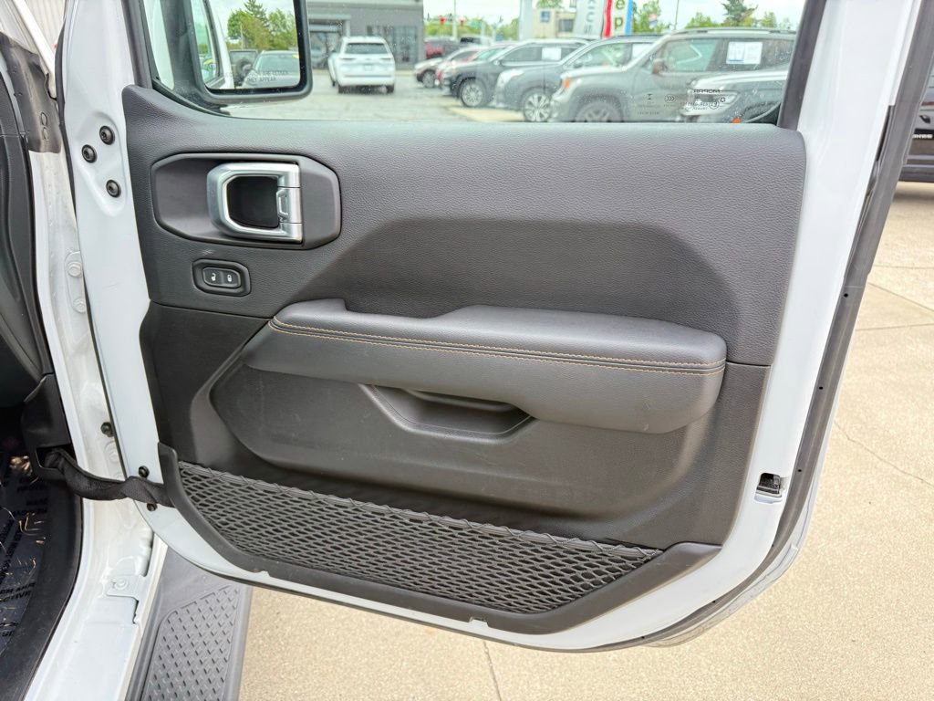 Used 2023 Jeep Gladiator Overland AWD/4WD image 28