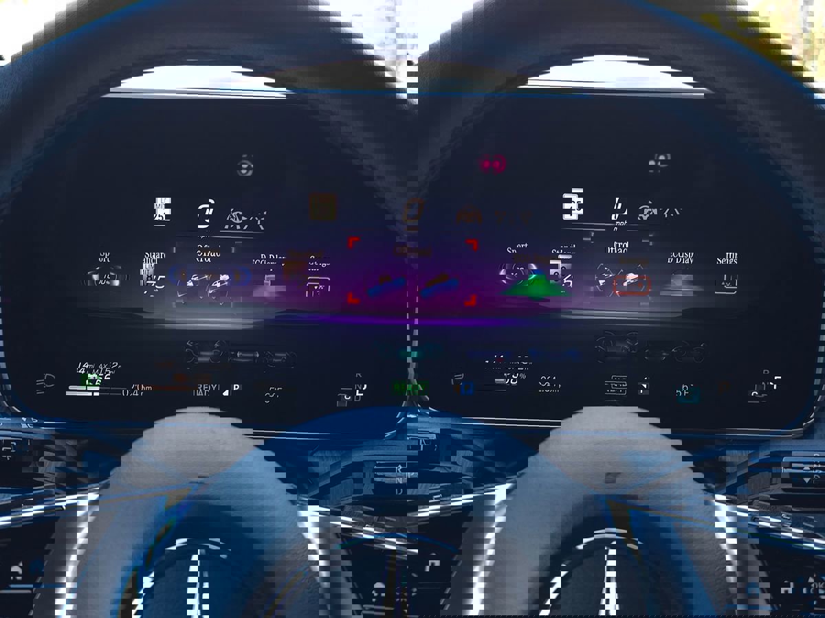 Used 2023 Mercedes-Benz EQE 500 4MATIC SUV image 39