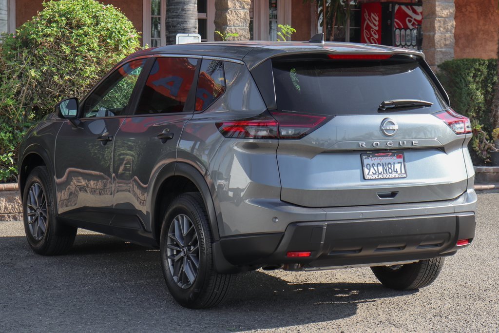 Used 2025 Nissan Rogue S image 6