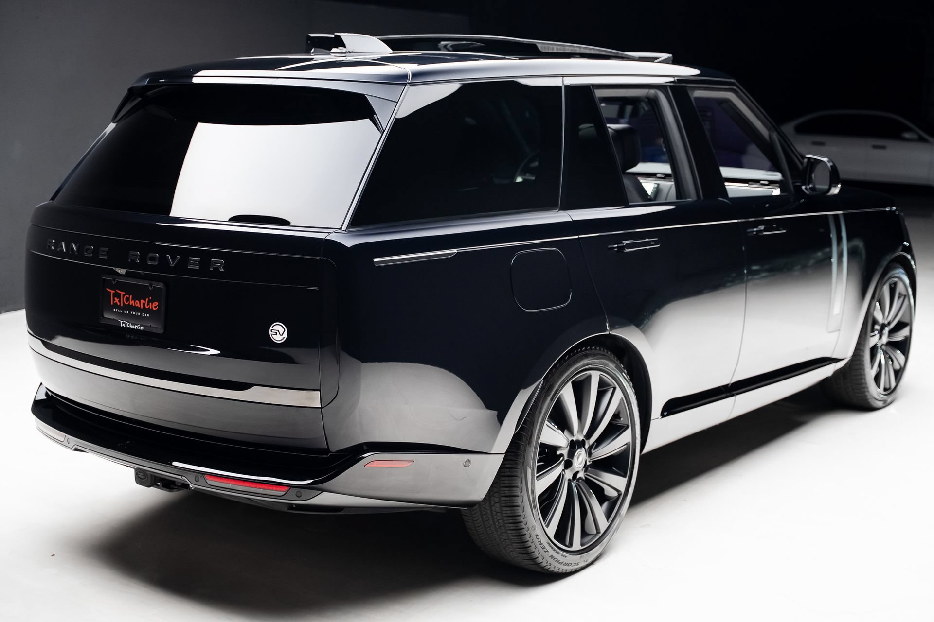 Used 2023 Land Rover Range Rover SV AWD/4WD image 32