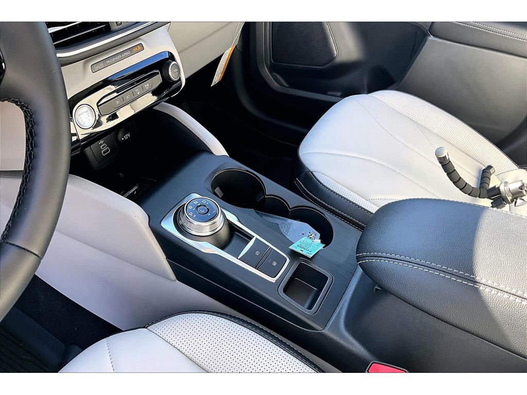 New 2026 Ford Escape SE w/ PHEV Premium Package image 32