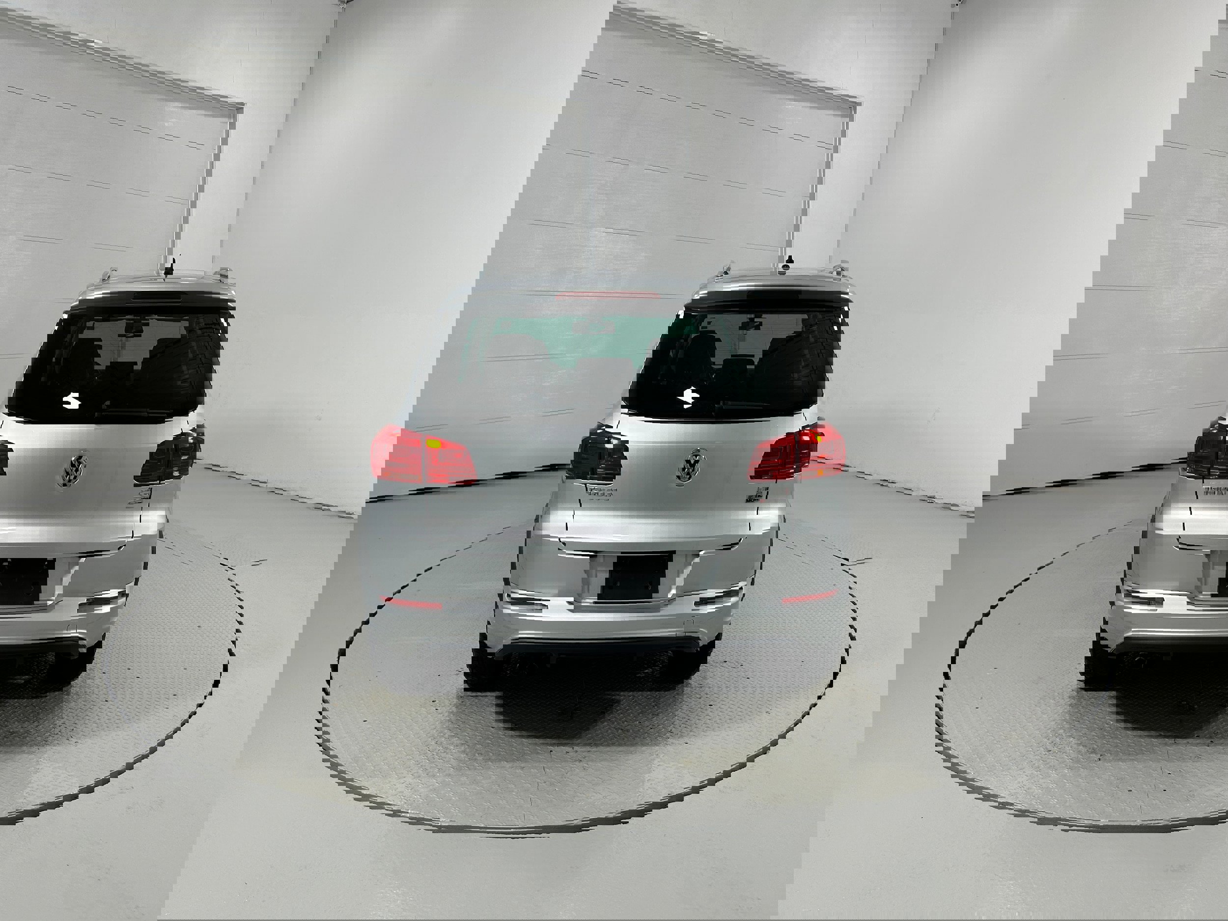 Used 2017 Volkswagen Tiguan Sport image 29