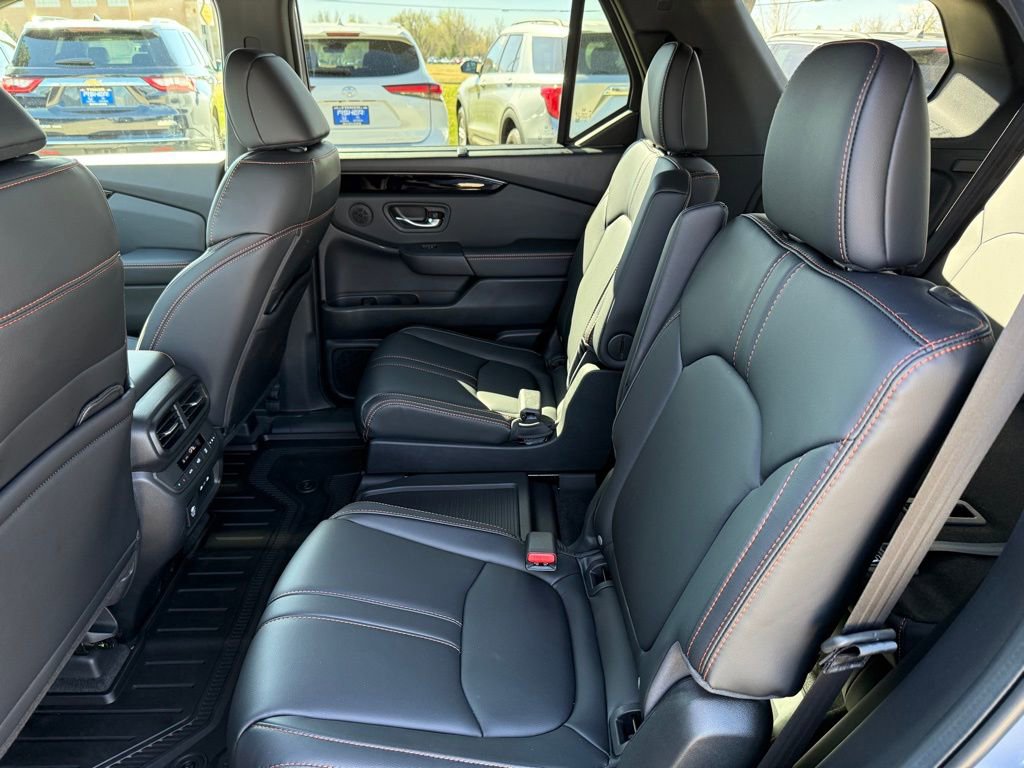 Certified 2025 Honda Pilot TrailSport image 17