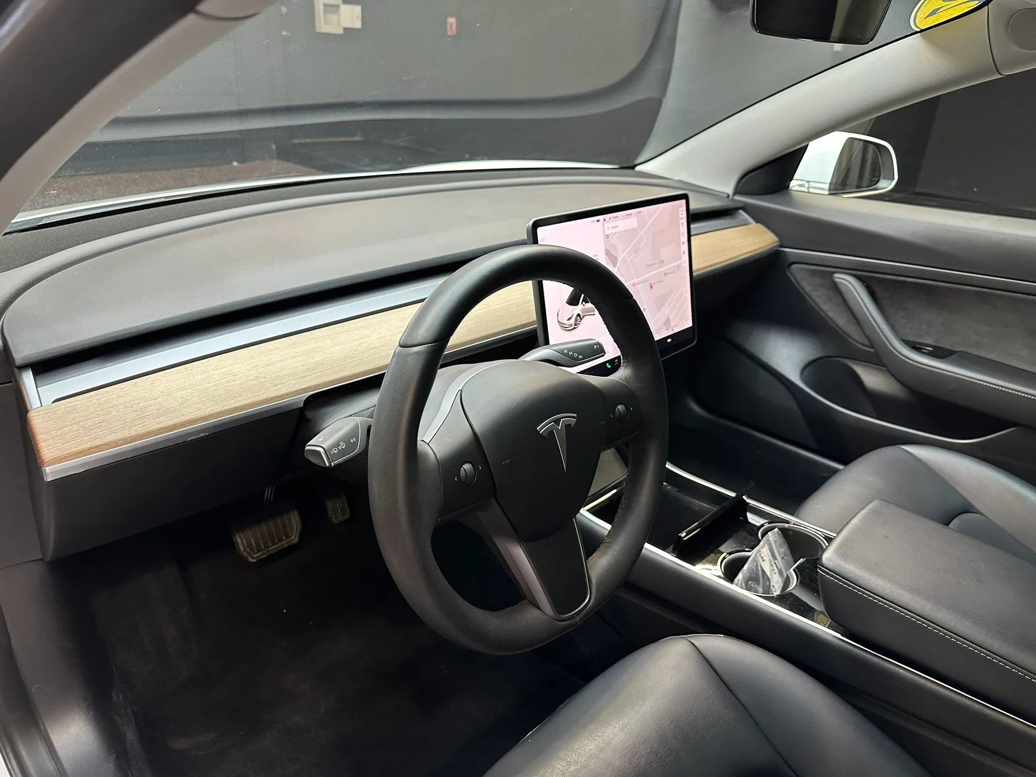 Used 2020 Tesla Model 3 Standard Range Plus image 11