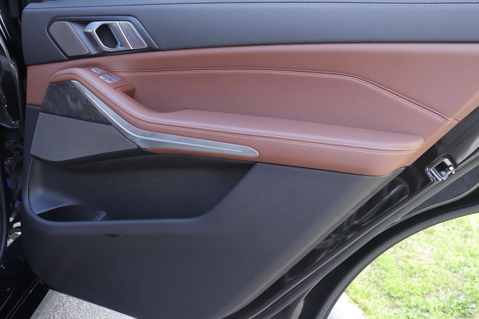 Used 2023 BMW X7 xDrive40i w/ Premium Package image 22