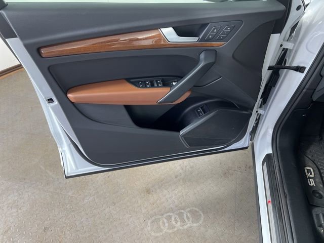 Used 2022 Audi Q5 e Premium image 18