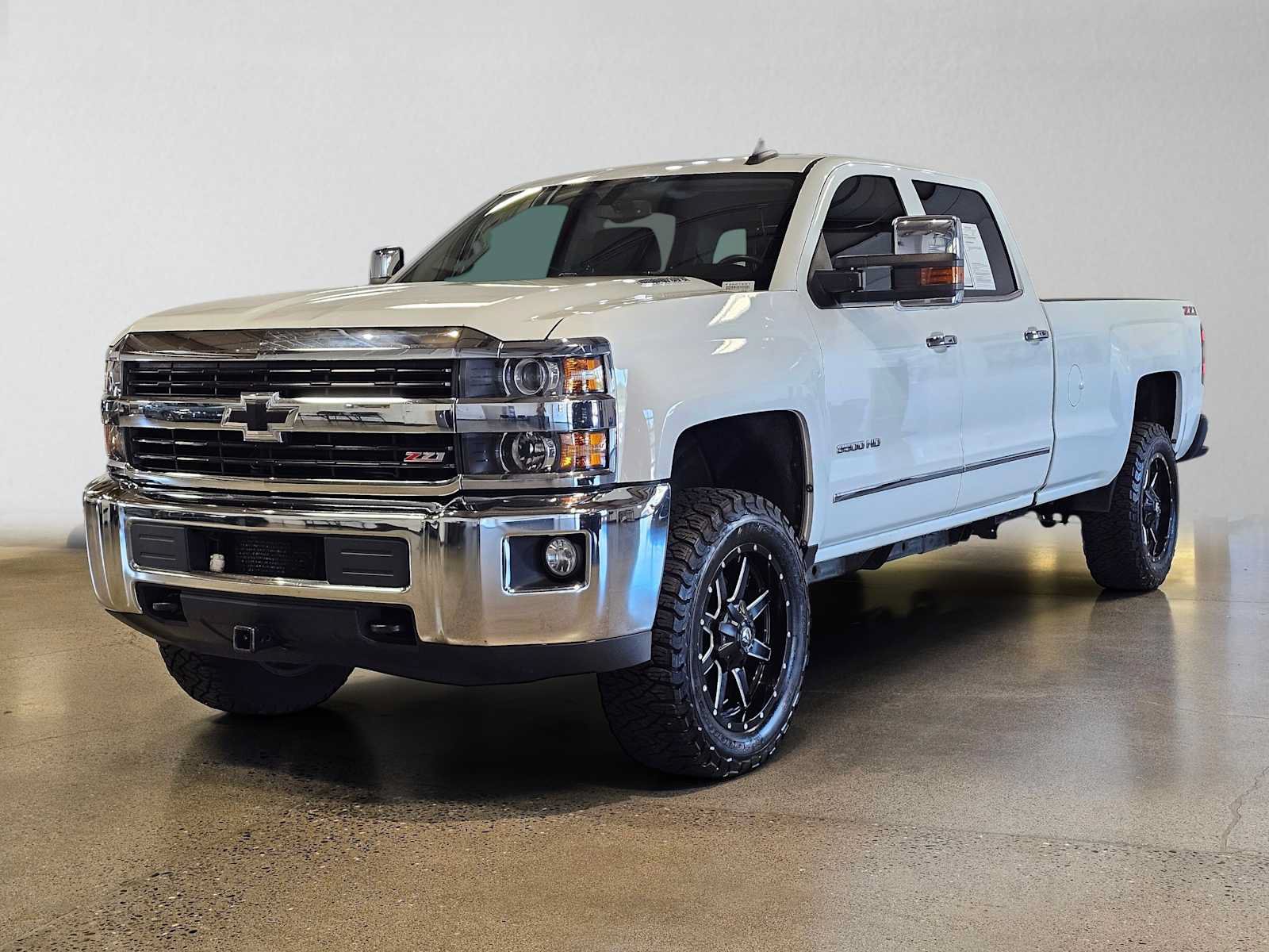 Used 2015 Chevrolet Silverado 3500 LTZ AWD/4WD image 7