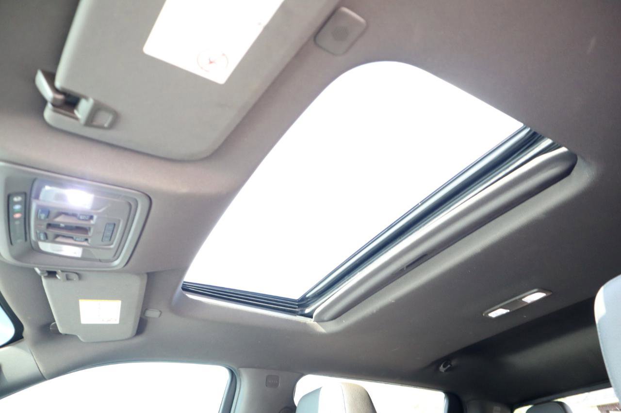 Used 2021 GMC Sierra 3500 Denali w/ Denali Ultimate Package image 12