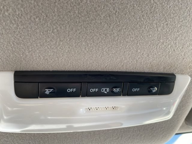 Used 2025 Nissan Versa SV FWD image 26