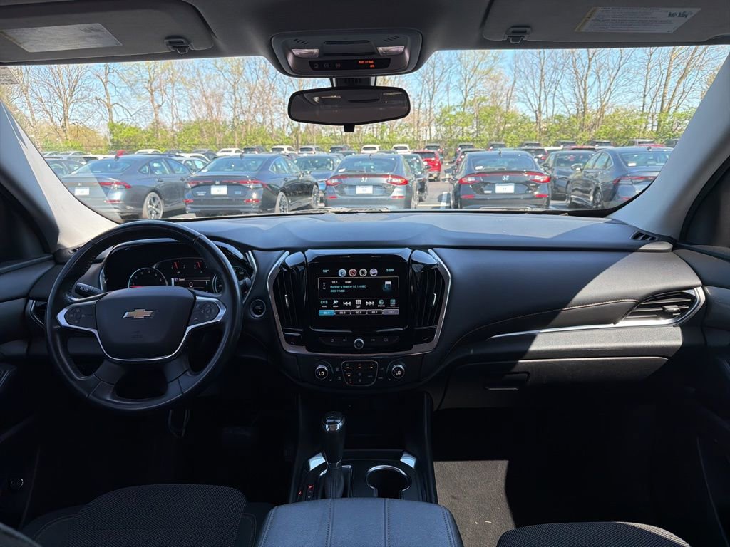 Used 2018 Chevrolet Traverse LT image 11