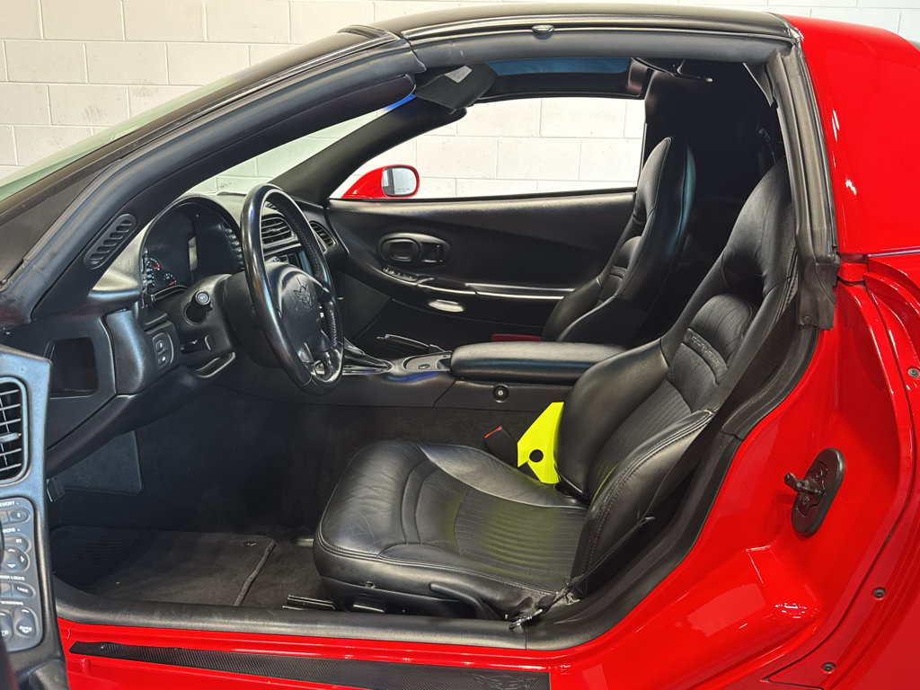 Used 2002 Chevrolet Corvette Coupe w/ Preferred Equipment Group2 RWD image 12