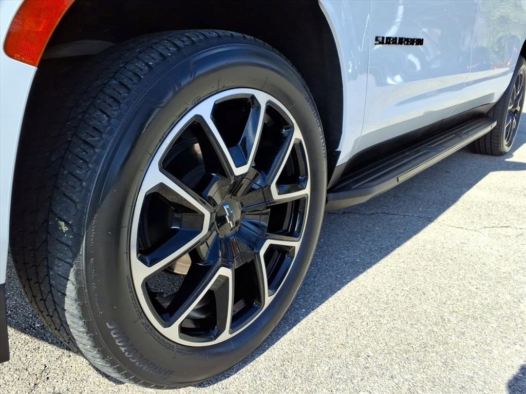 Certified 2022 Chevrolet Suburban RST w/ Sport Performance Package image 10