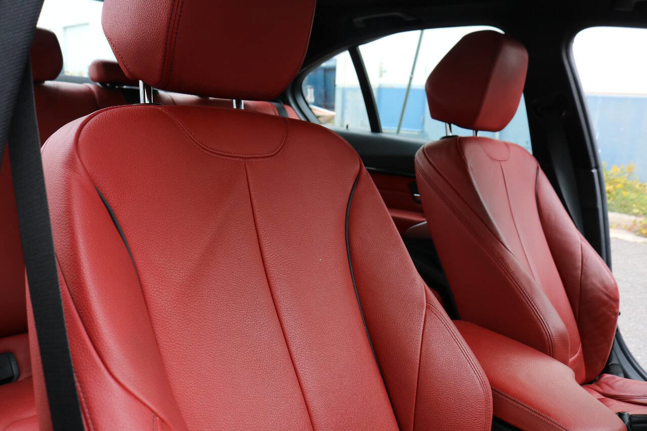 Used 2016 BMW 340i xDrive Sedan image 24