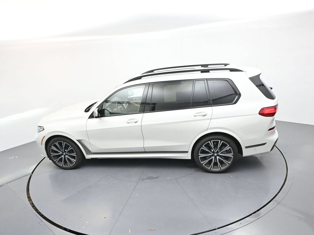 Used 2022 BMW X7 M50i AWD/4WD image 23