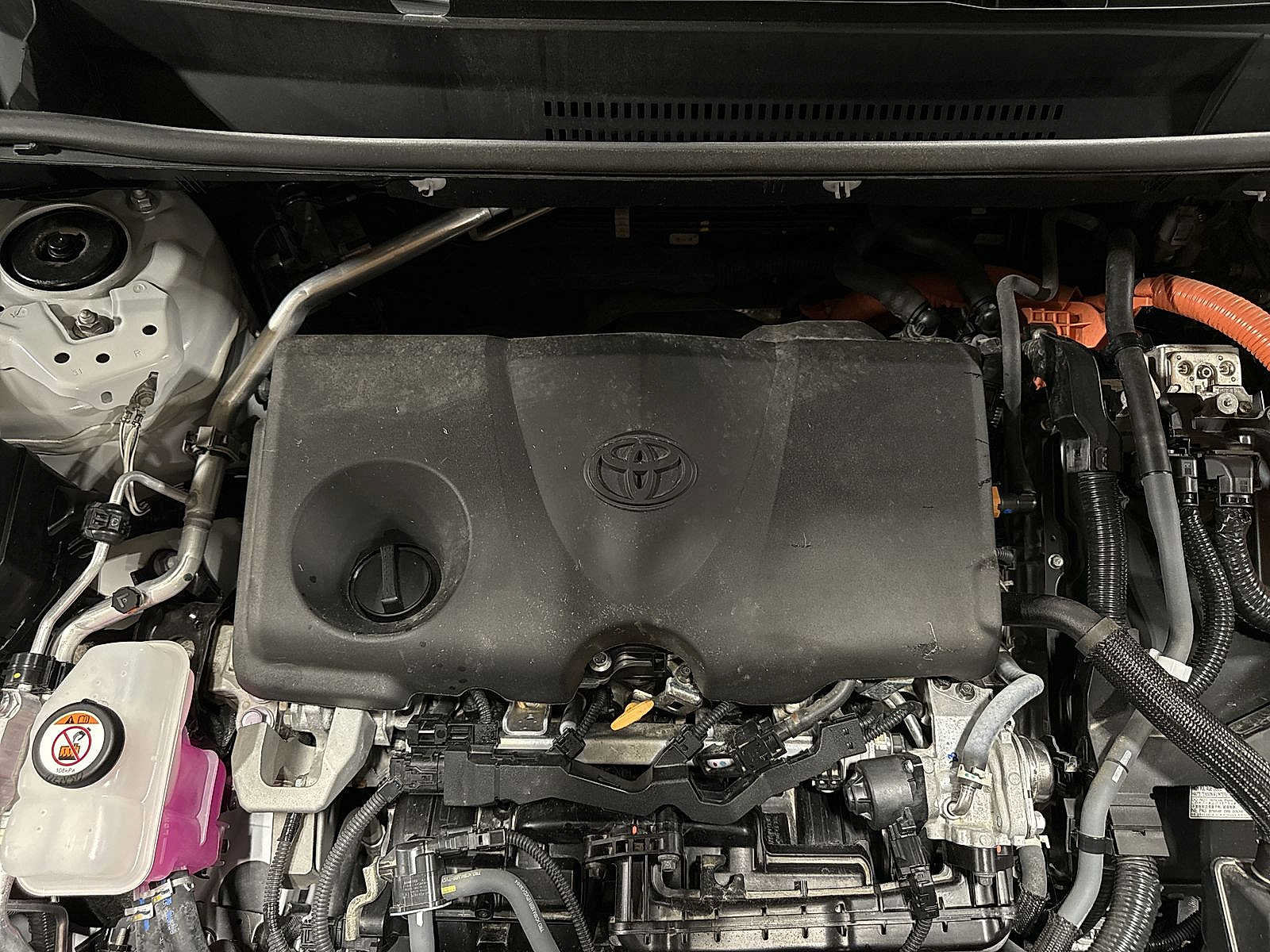 Used 2023 Toyota RAV4 LE AWD/4WD image 12
