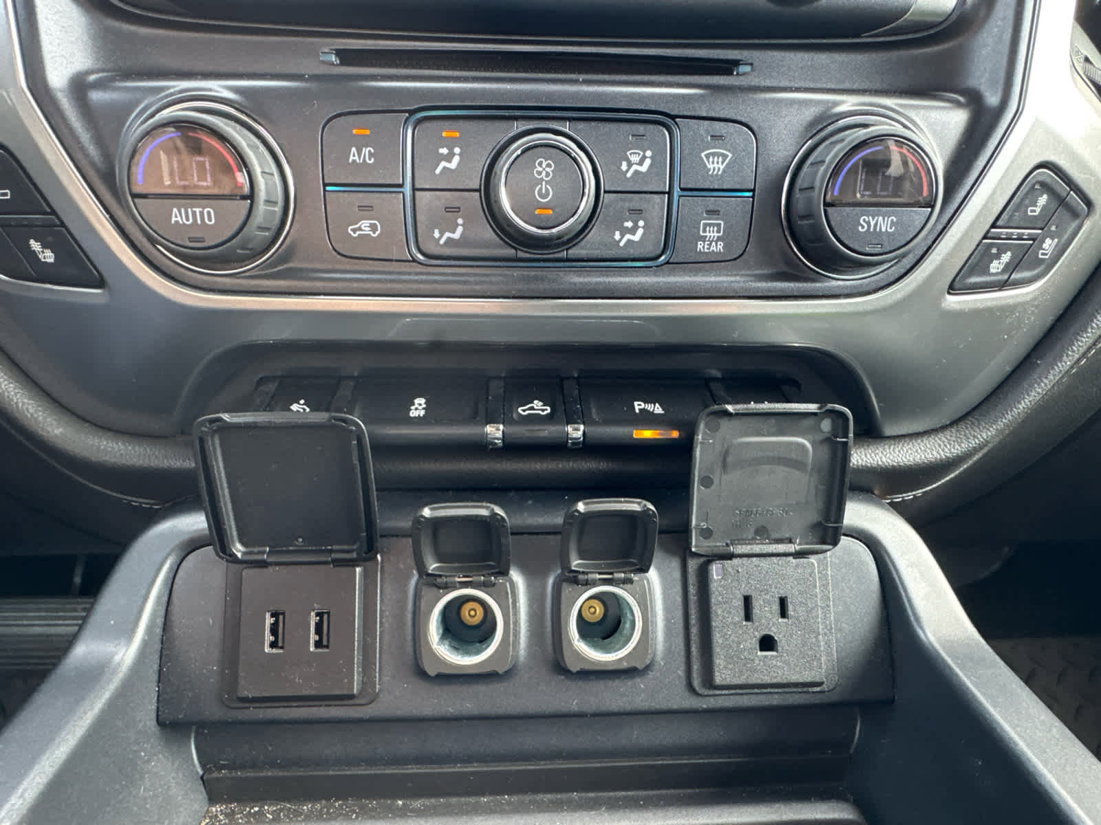 Used 2017 Chevrolet Silverado 1500 LTZ w/ LTZ Plus Package image 21