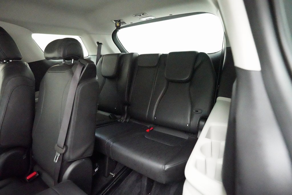 Certified 2024 Kia Carnival LX image 16