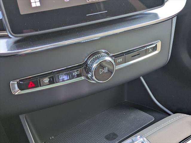 New 2026 Volvo XC90 B6 Plus w/ Protection Package Premier AWD/4WD image 8