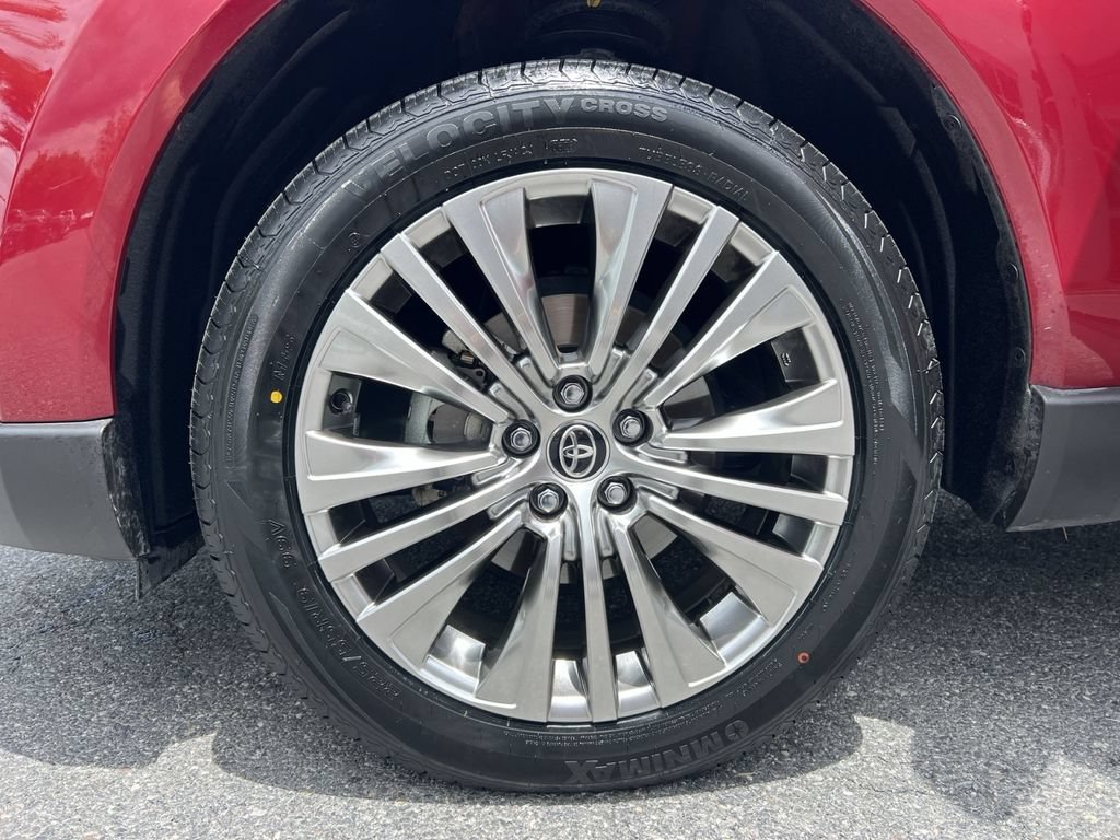 Used 2021 Toyota Venza AWD/4WD image 12