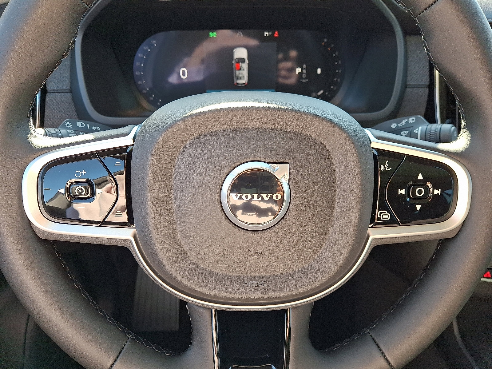 New 2026 Volvo XC90 B6 Ultra image 13