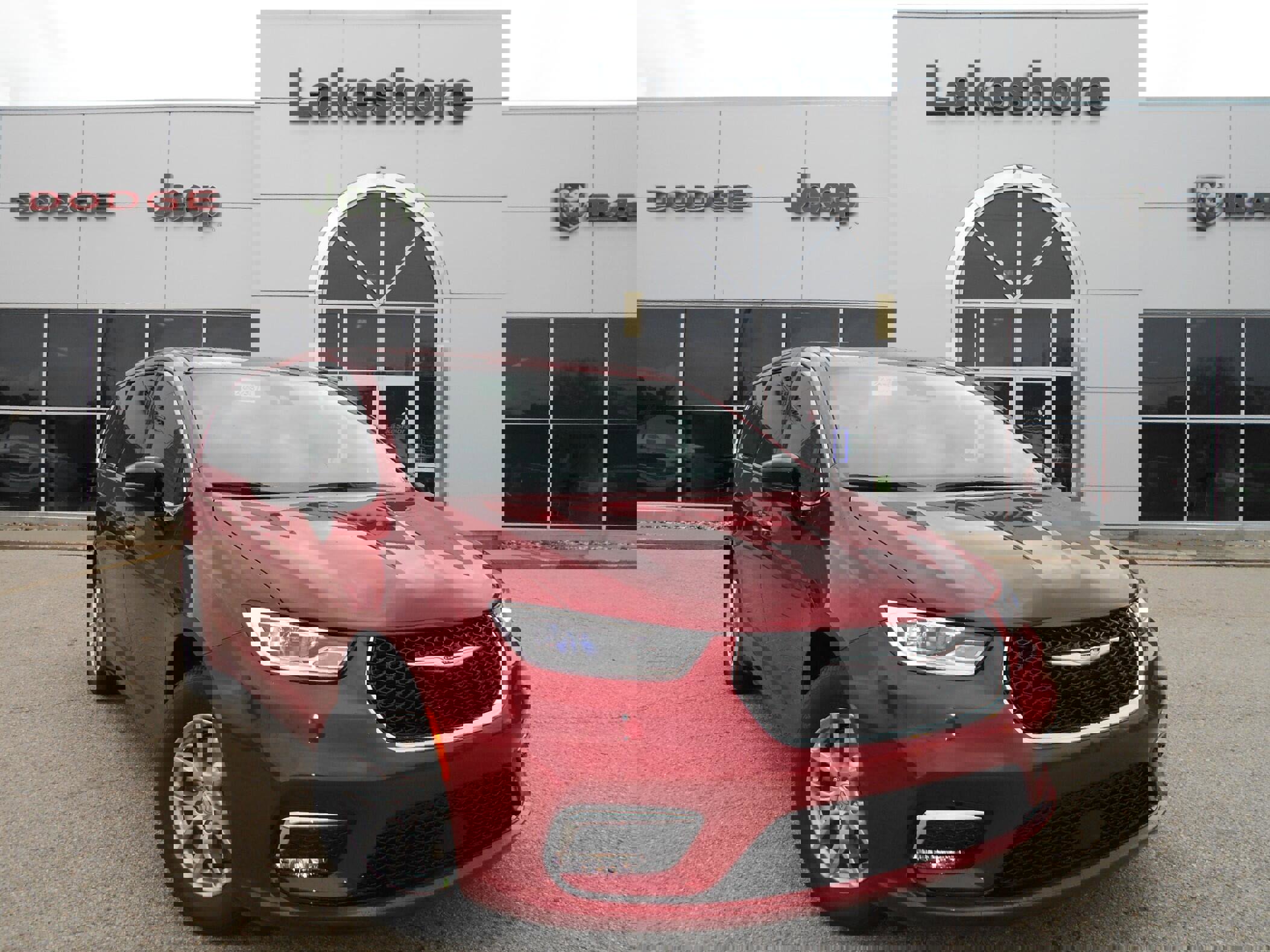 New 2026 Chrysler Pacifica Select image 2