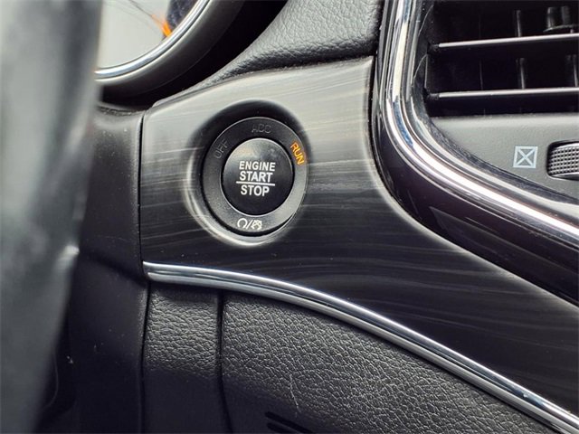 Used 2019 Jeep Grand Cherokee Limited image 17