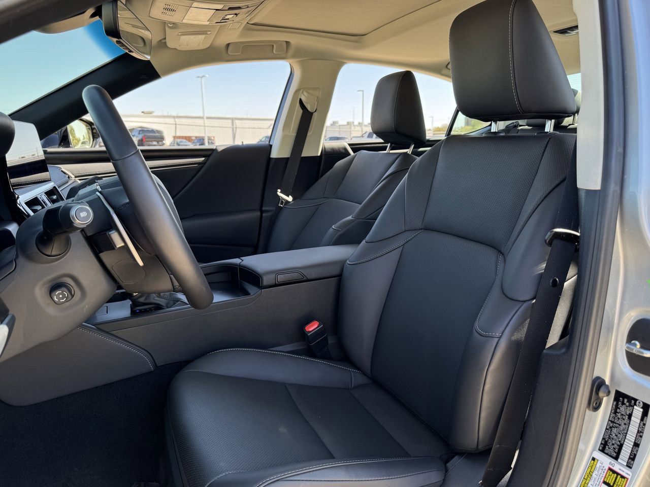 Used 2025 Lexus ES 300h F Sport w/ Accessory Package (Z2) image 27