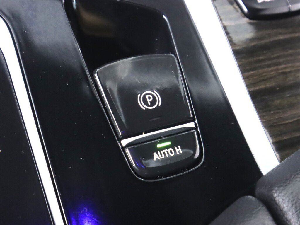 Used 2021 BMW 530i xDrive w/ Convenience Package AWD/4WD image 29
