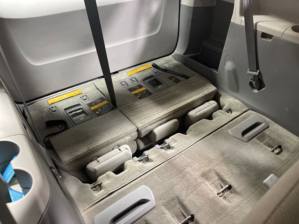Used 2013 Toyota Sienna L FWD image 12
