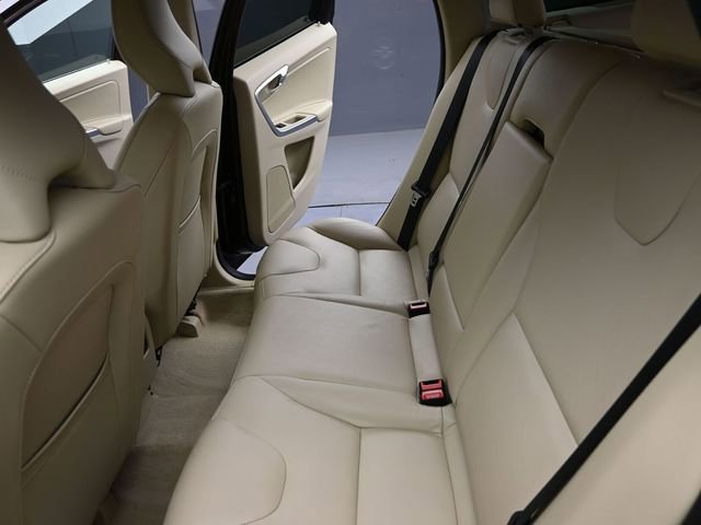 Used 2015 Volvo XC60 T5 Platinum w/ Climate Package image 15