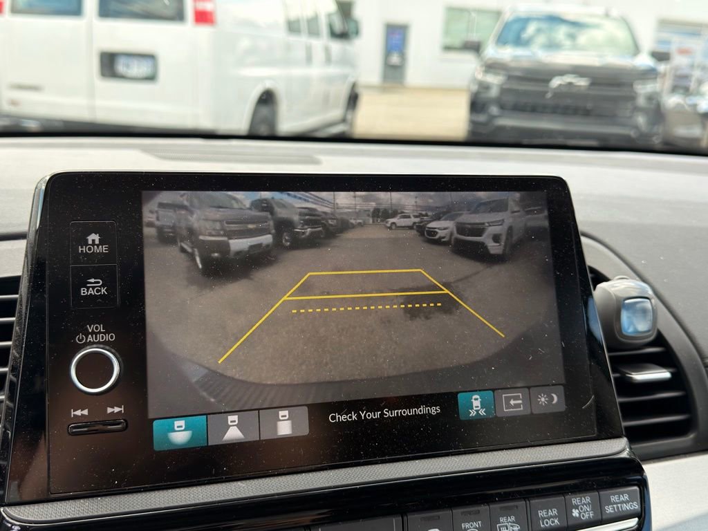 Used 2025 Honda Odyssey Touring image 7