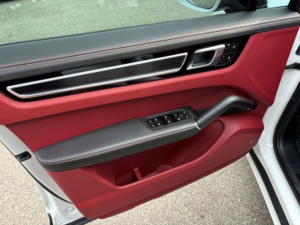 Used 2023 Porsche Cayenne GTS image 22