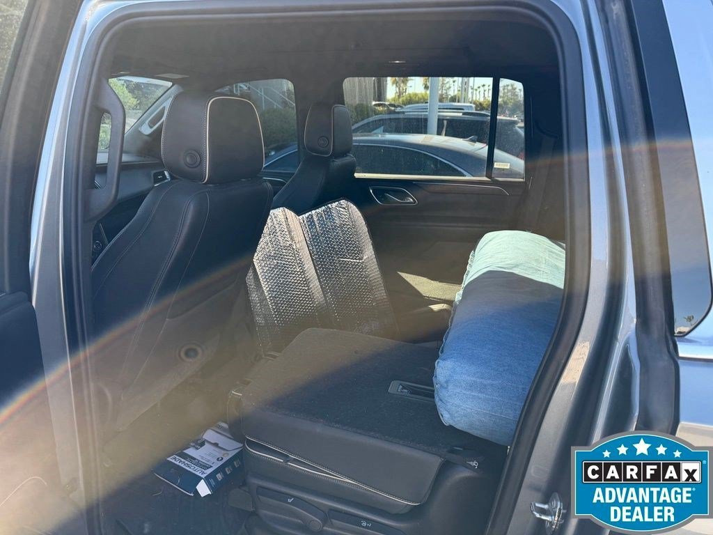 Used 2021 Chevrolet Suburban Premier w/ Premium Package RWD image 6