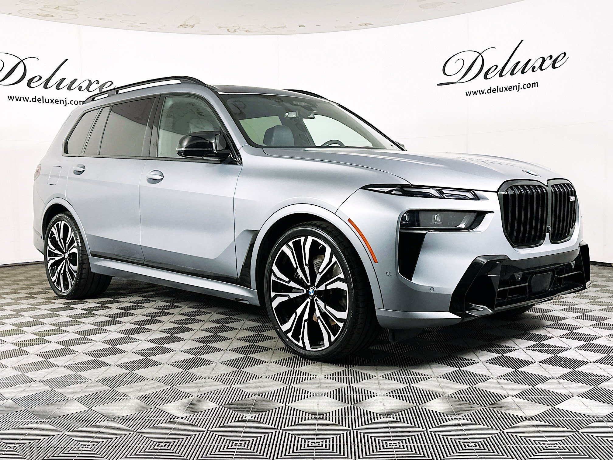 Used 2023 BMW X7 M60i w/ Executive Package AWD/4WD image 1