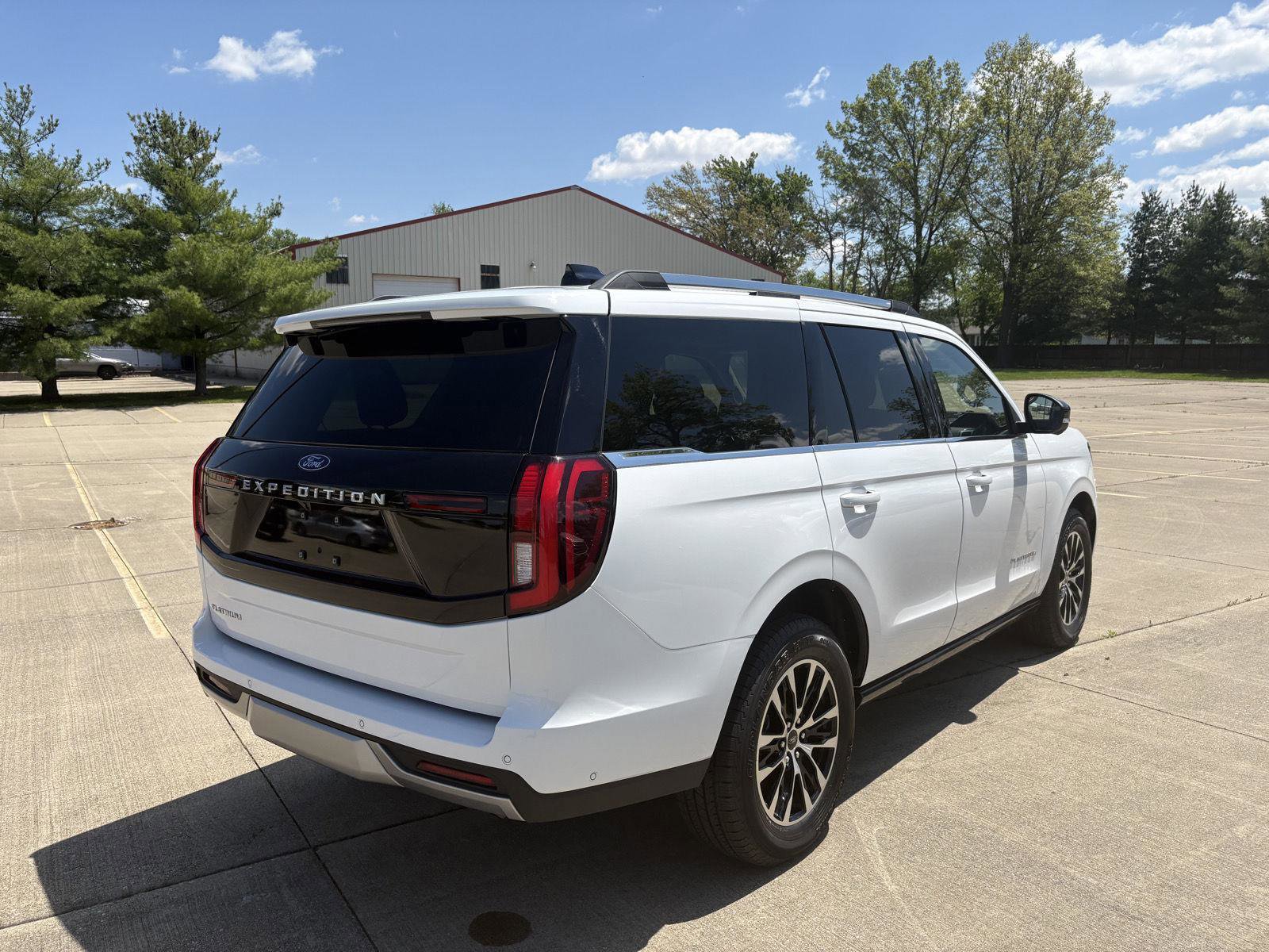 Used 2025 Ford Expedition Platinum AWD/4WD image 22
