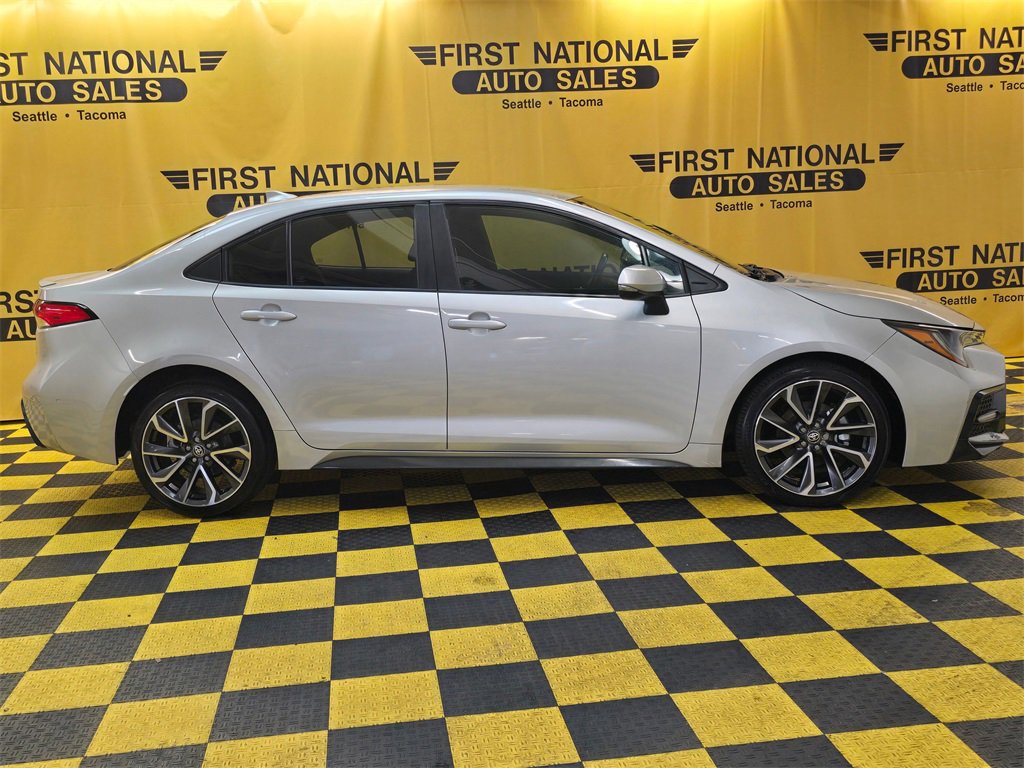 Used 2022 Toyota Corolla SE image 2