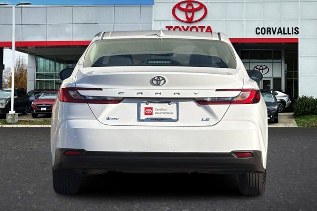 Used 2025 Toyota Camry LE image 5
